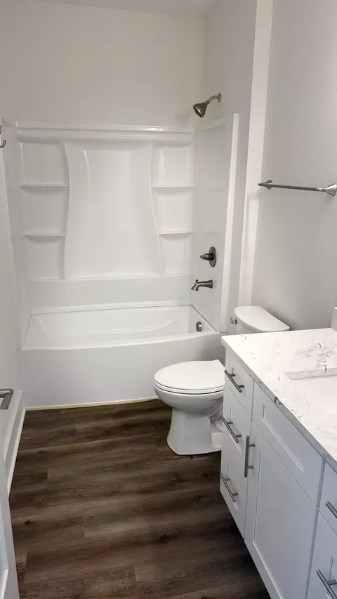 Bath - 4183 Luar, Chipley, FL 32428 photo 6 of 6