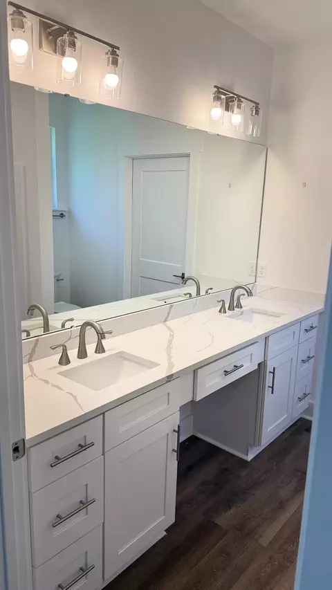 Bath - 4183 Luar, Chipley, FL 32428 photo 1 of 6