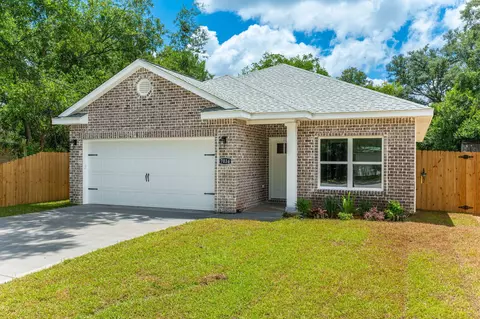 Exterior - 703 Brock Ave # A, Crestview, FL 32539 photo 2 of 9