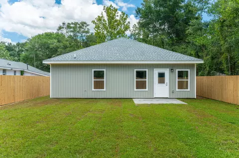 Exterior - 703 Brock Ave # A, Crestview, FL 32539 photo 6 of 9