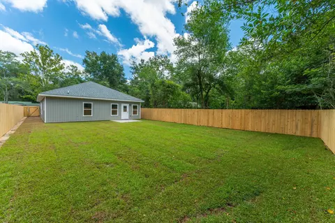 Exterior - 703 Brock Ave # A, Crestview, FL 32539 photo 7 of 9