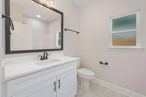 Bath - 703 Brock Ave # A, Crestview, FL 32539 photo 4 of 6