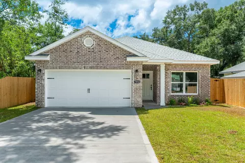 703 Brock Ave # A, Crestview, FL 32539