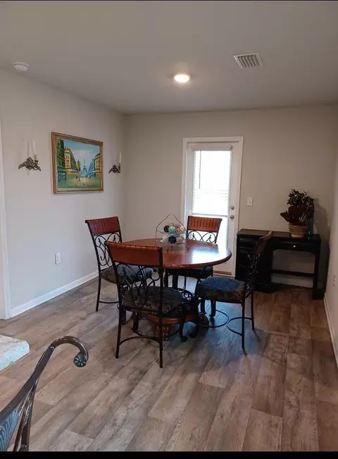 Dining - 663 Earl Godwin Rd, Freeport, FL 32439 photo 1 of 1