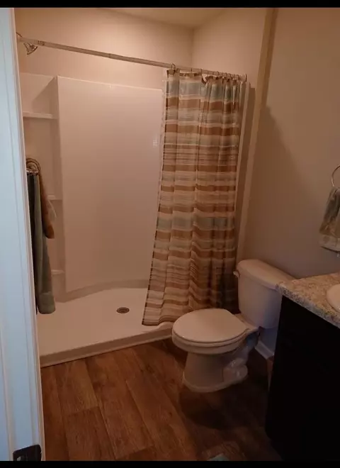 Bath - 663 Earl Godwin Rd, Freeport, FL 32439 photo 1 of 3