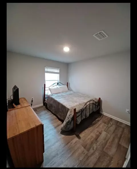 Bedroom - 663 Earl Godwin Rd, Freeport, FL 32439 photo 1 of 2