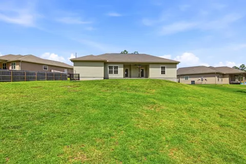 Exterior - 6200 Timberland Ridge Dr, Crestview, FL 32539 photo 9 of 12