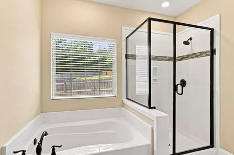 Bath - 6200 Timberland Ridge Dr, Crestview, FL 32539 photo 4 of 5