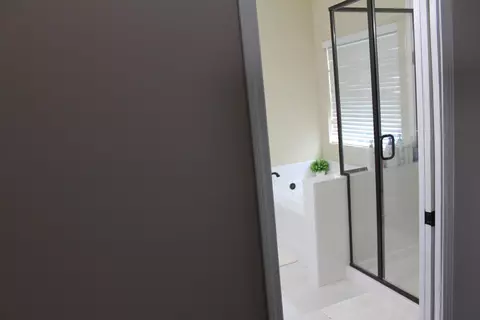 Bath - 6200 Timberland Ridge Dr, Crestview, FL 32539 photo 1 of 4