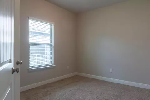 Bedroom - 408 Chickadee St, Crestview, FL 32539 photo 9 of 10