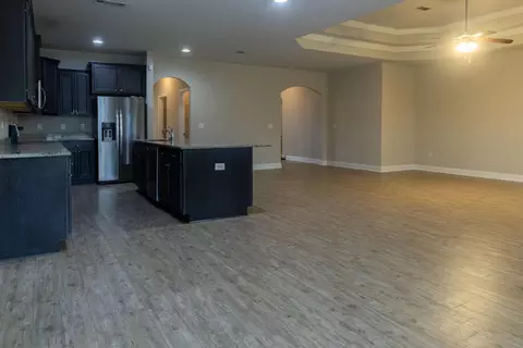 Living - 408 Chickadee St, Crestview, FL 32539 photo 4 of 4