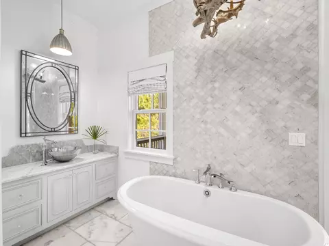 Bath - 44 Tidepool Ln, Watersound, FL 32461 photo 4 of 5