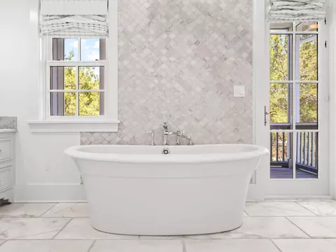 Bath - 44 Tidepool Ln, Watersound, FL 32461 photo 1 of 5