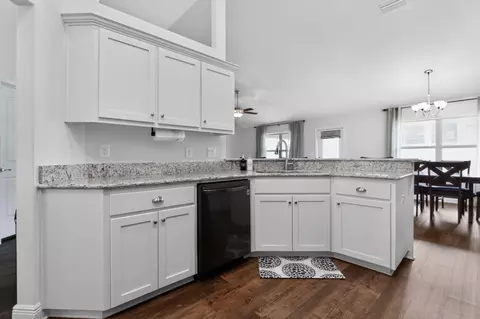 Kitchen - 2214 Jernigan Dr, Crestview, FL 32536 photo 3 of 5