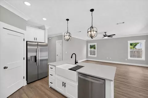 Kitchen - 2 19th St, Niceville, FL 32578 photo 4 of 4