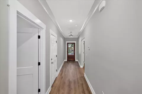 Entry Way - 2 19th St, Niceville, FL 32578 photo 2 of 3