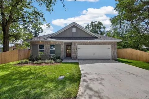 Exterior - 2 19th St, Niceville, FL 32578 photo 3 of 6