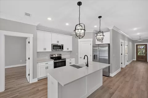 Entry Way - 2 19th St, Niceville, FL 32578 photo 3 of 3
