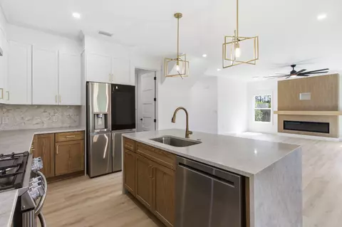 83 Clarke Hill Rd, Freeport, FL 32439