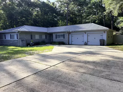 128 Pine Hill Dr, Defuniak Springs, FL 32433