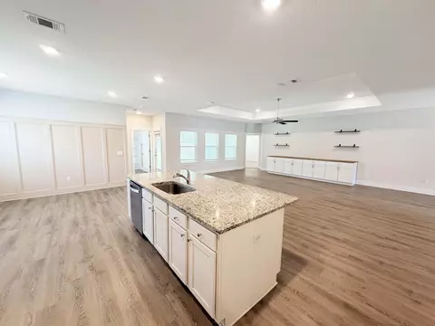 Living - 2456 Dakota Way, Crestview, FL 32536 photo 6 of 8