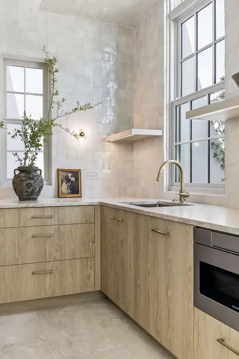 Kitchen - 139 Longtail Rd, Alys Beach, FL 32461 photo 4 of 6