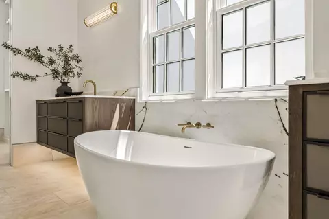 Bath - 139 Longtail Rd, Alys Beach, FL 32461 photo 1 of 10