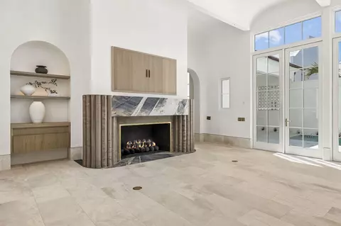 Living - 139 Longtail Rd, Alys Beach, FL 32461 photo 2 of 3
