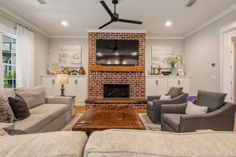 Living - 1156 Deer Moss Loop, Niceville, FL 32578 photo 2 of 5