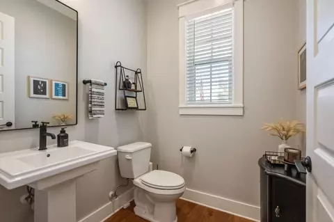Bath - 1156 Deer Moss Loop, Niceville, FL 32578 photo 1 of 7
