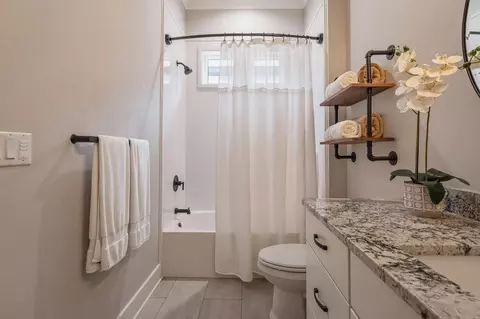 Bath - 1156 Deer Moss Loop, Niceville, FL 32578 photo 6 of 7