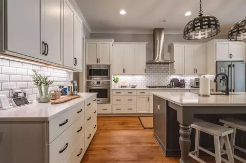 Kitchen - 1156 Deer Moss Loop, Niceville, FL 32578 photo 4 of 5