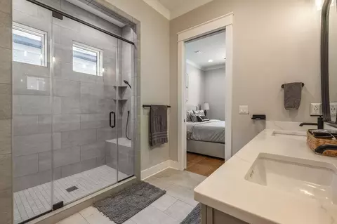 Bath - 1156 Deer Moss Loop, Niceville, FL 32578 photo 4 of 7