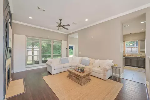 Living - 3280 Chappelwood Dr, Crestview, FL 32539 photo 3 of 4