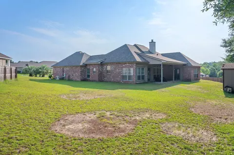 Exterior - 3280 Chappelwood Dr, Crestview, FL 32539 photo 6 of 7