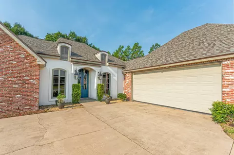 Exterior - 3280 Chappelwood Dr, Crestview, FL 32539 photo 3 of 7