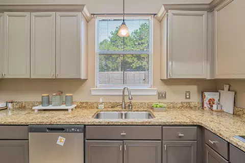 Kitchen - 3280 Chappelwood Dr, Crestview, FL 32539 photo 4 of 5