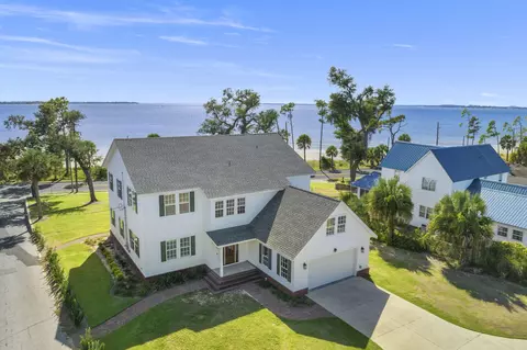 900 W Beach Dr, Panama City, FL 32401