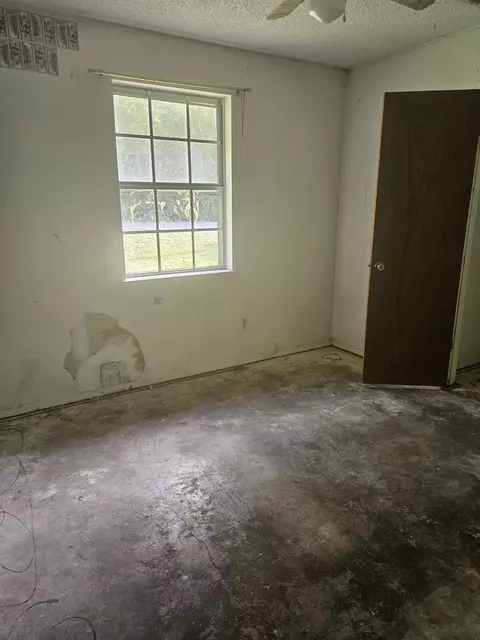 Bedroom - 2942 NE 2nd Ave, Crestview, FL 32539 photo 1 of 7