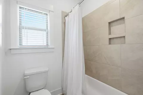 Bath - 6297 Howie Way, Pace, FL 32571 photo 8 of 10
