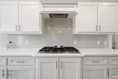 Kitchen - 6297 Howie Way, Pace, FL 32571 photo 3 of 10