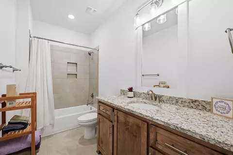 Bath - 6297 Howie Way, Pace, FL 32571 photo 7 of 10