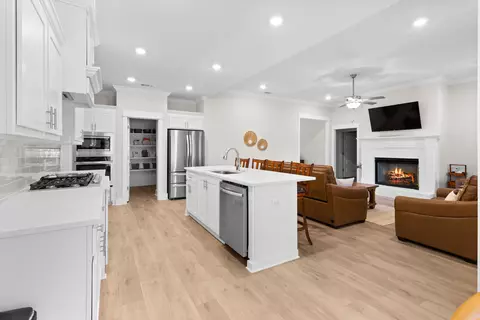 Kitchen - 6297 Howie Way, Pace, FL 32571 photo 10 of 10