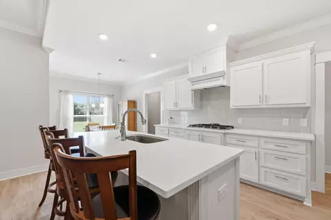 Kitchen - 6297 Howie Way, Pace, FL 32571 photo 6 of 10
