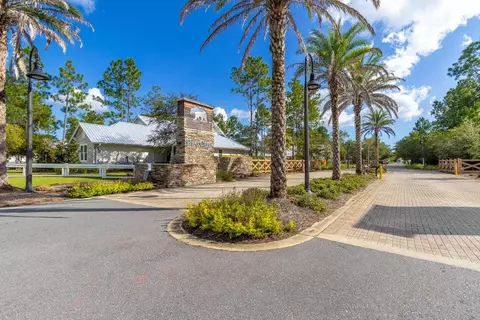 View/Area - 71 Clarke Hill Rd, Freeport, FL 32439 photo 2 of 10