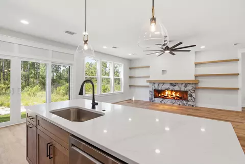 Kitchen - 71 Clarke Hill Rd, Freeport, FL 32439 photo 1 of 4