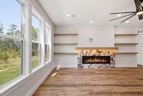 Living - 71 Clarke Hill Rd, Freeport, FL 32439 photo 2 of 3