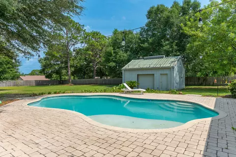 Exterior - 104 Stephens Ln, Crestview, FL 32539 photo 8 of 12