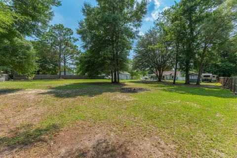 Exterior - 104 Stephens Ln, Crestview, FL 32539 photo 10 of 12