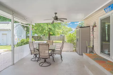 Exterior - 104 Stephens Ln, Crestview, FL 32539 photo 6 of 12